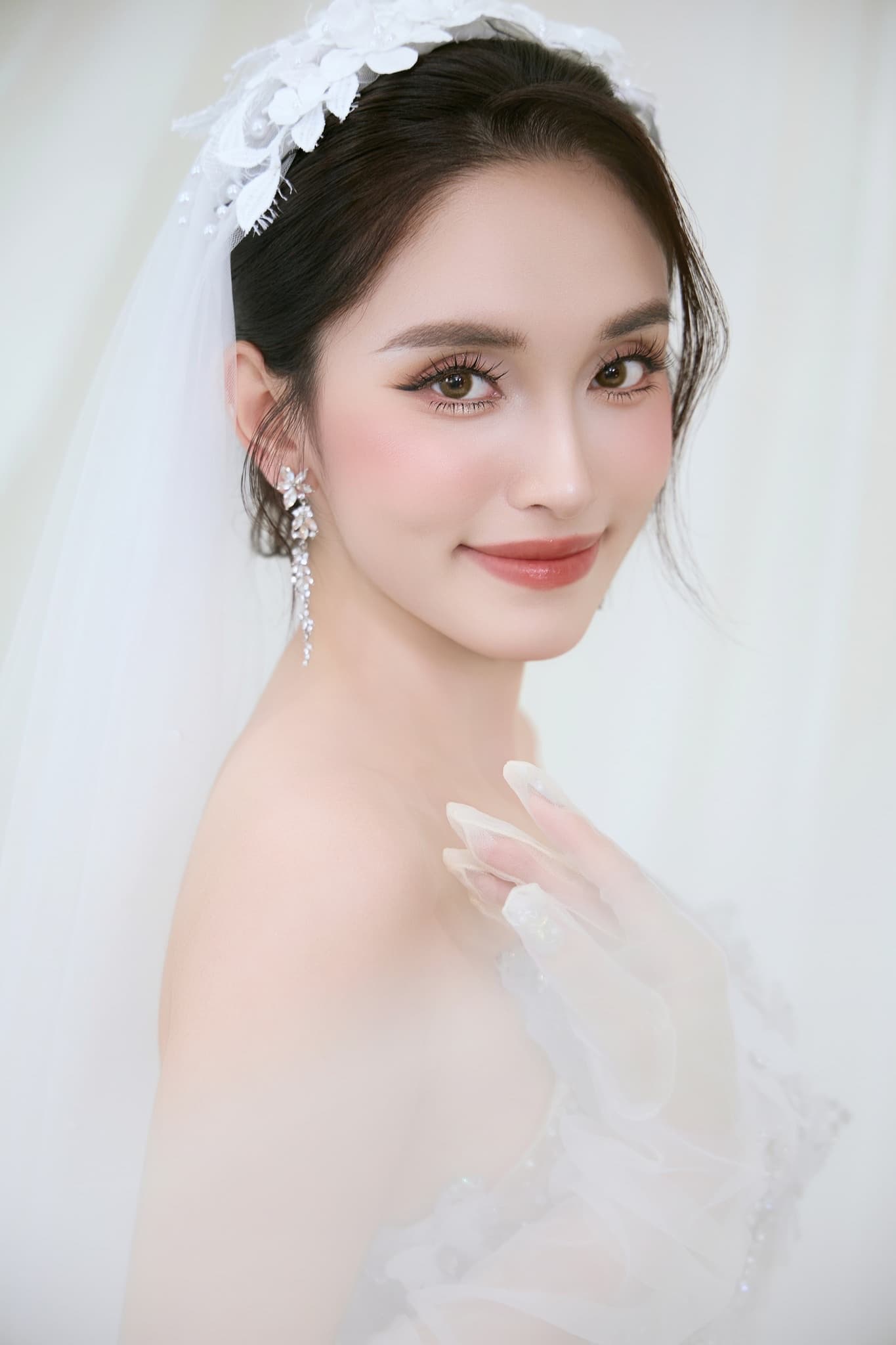 Trang điểm cô dâu